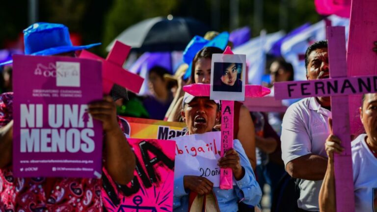 Una mujer o niña murió cada 10 minutos a manos de su pareja u otro familiar en 2023, según un informe de ONU
