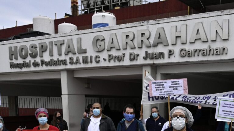 El hospital pediátrico más importante de Argentina peligra por las políticas de Milei, denuncian los trabajadores