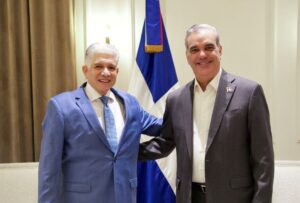 Presidente Abinader juramenta nuevos ministros de Educación y de Obras Públicas