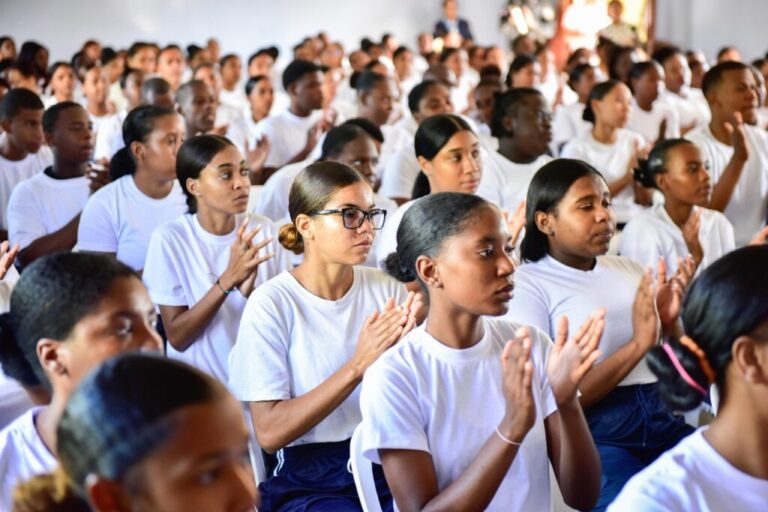 Más de 200 jóvenes inician capacitación para convertirse en Policías Auxiliares