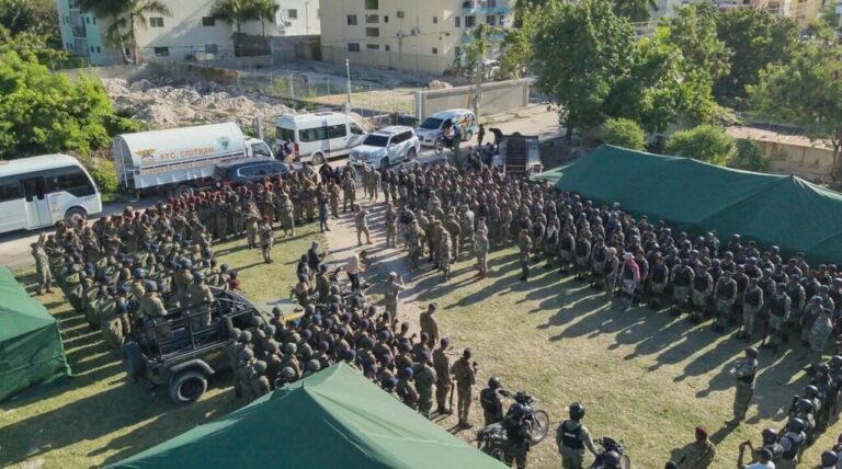 Ministro de Defensa visita Friusa y Mata Mosquito para supervisar operaciones de seguridad y control migratorio