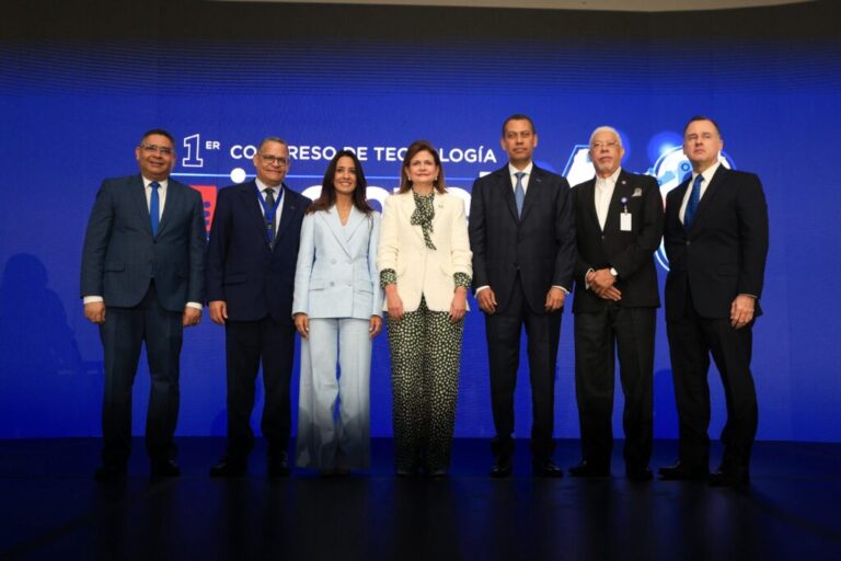 Raquel Peña da apertura al Congreso INDOTEL 4.0 y destaca disposición del Gobierno para la transformación digital