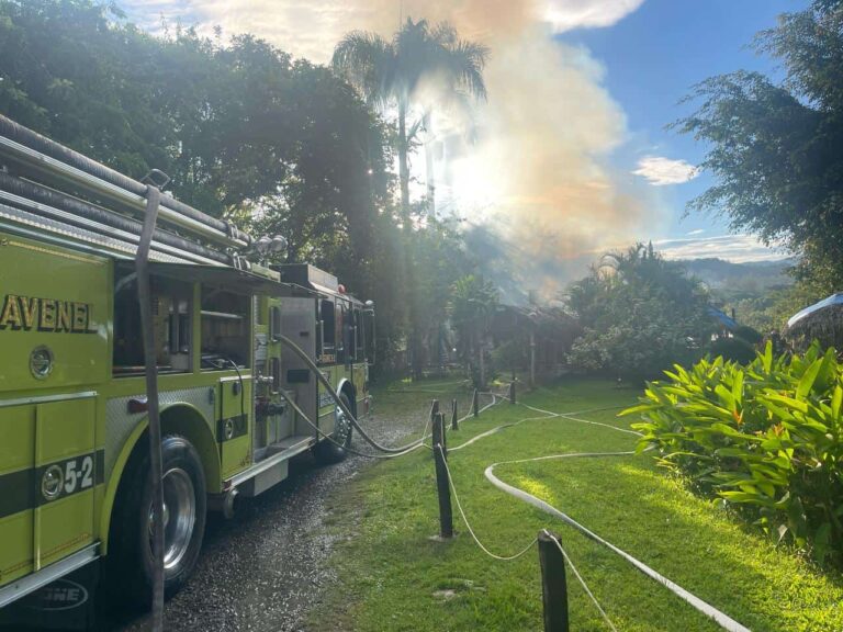 Incendio reduce a cenizas el restaurante La Baita en Jarabacoa